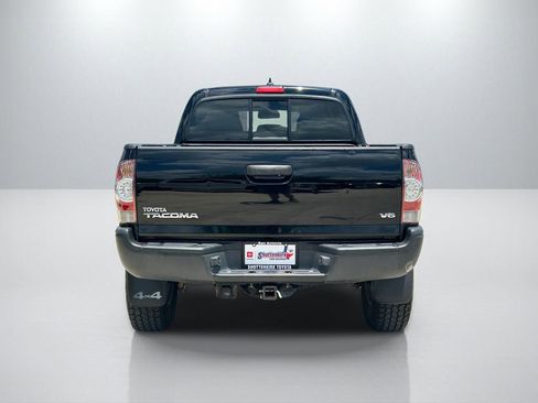 Used 2015 Toyota Tacoma 4x4 Double Cab w/ TRD Sport Package image 6