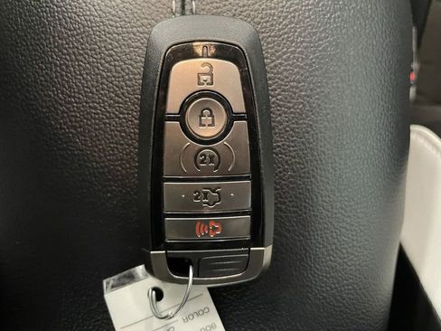 Used 2021 Ford Mustang Shelby GT500 w/ Carbon Fiber Track Pack image 26