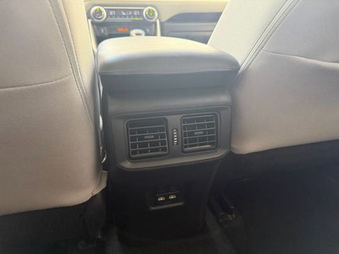 Used 2021 Toyota RAV4 XLE w/ Convenience Package image 24