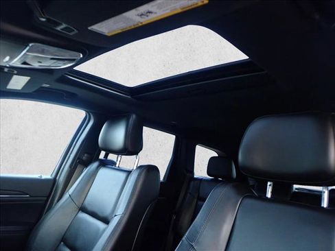 Used 2021 Jeep Grand Cherokee Limited image 14