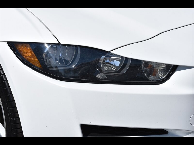 Used 2019 Jaguar XE Premium RWD image 45
