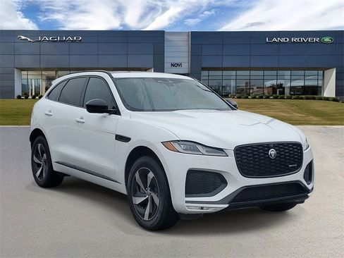 Used 2025 Jaguar F-PACE R-Dynamic S image 4
