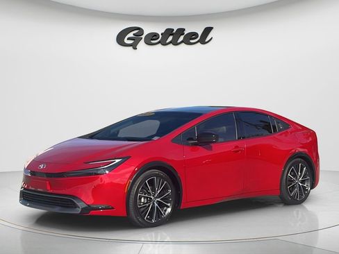 Used 2025 Toyota Prius Limited w/ Limited Premium Package FWD image 1