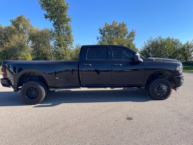 Used 2024 RAM 3500 Big Horn w/ Night Edition AWD/4WD image 2