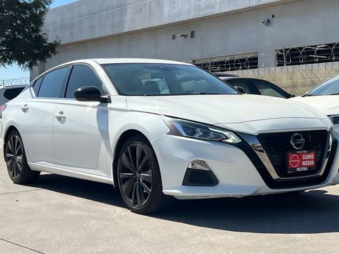 Used 2020 Nissan Altima 2.5 SR w/ Premium Package FWD image 10