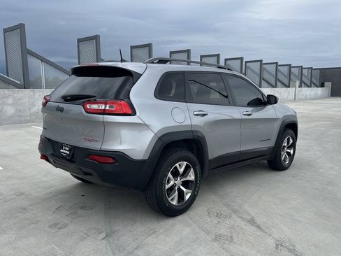 Used 2016 Jeep Cherokee Trailhawk AWD/4WD image 6