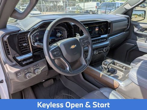 Used 2024 Chevrolet Silverado 1500 High Country w/ High Country Premium Package AWD/4WD image 34