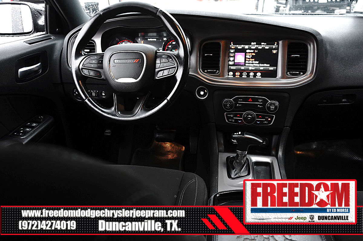 Used 2023 Dodge Charger SXT w/ Blacktop Package RWD image 17