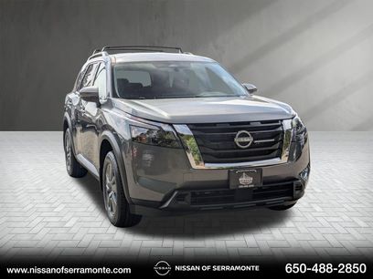 New 2025 Nissan Pathfinder SV