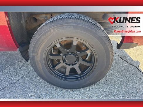 Used 2018 Chevrolet Silverado 1500 LT w/ All Star Edition image 16