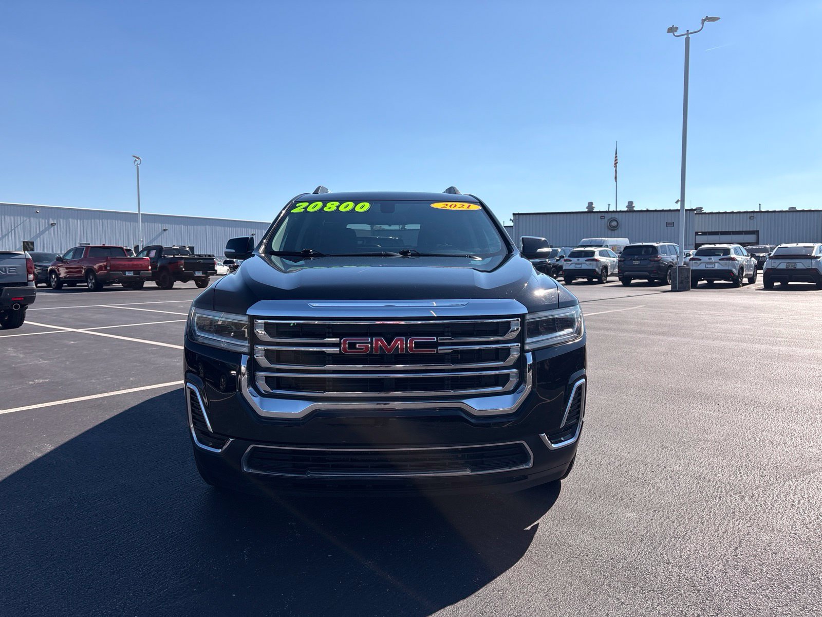 Used 2021 GMC Acadia SLE w/ Driver Convenience Package FWD image 10