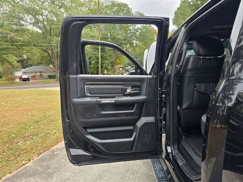 Used 2017 RAM 2500 Limited AWD/4WD image 16