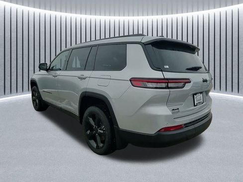 New 2025 Jeep Grand Cherokee L Altitude image 11
