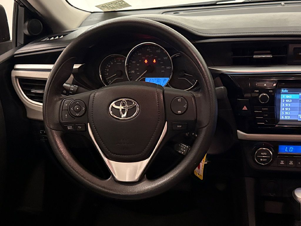 Used 2015 Toyota Corolla LE FWD image 13