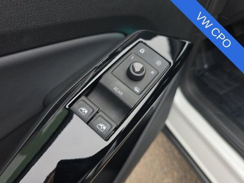 Used 2023 Volkswagen ID.4 Pro S Plus image 11