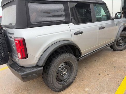 Used 2022 Ford Bronco Black Diamond AWD/4WD image 4