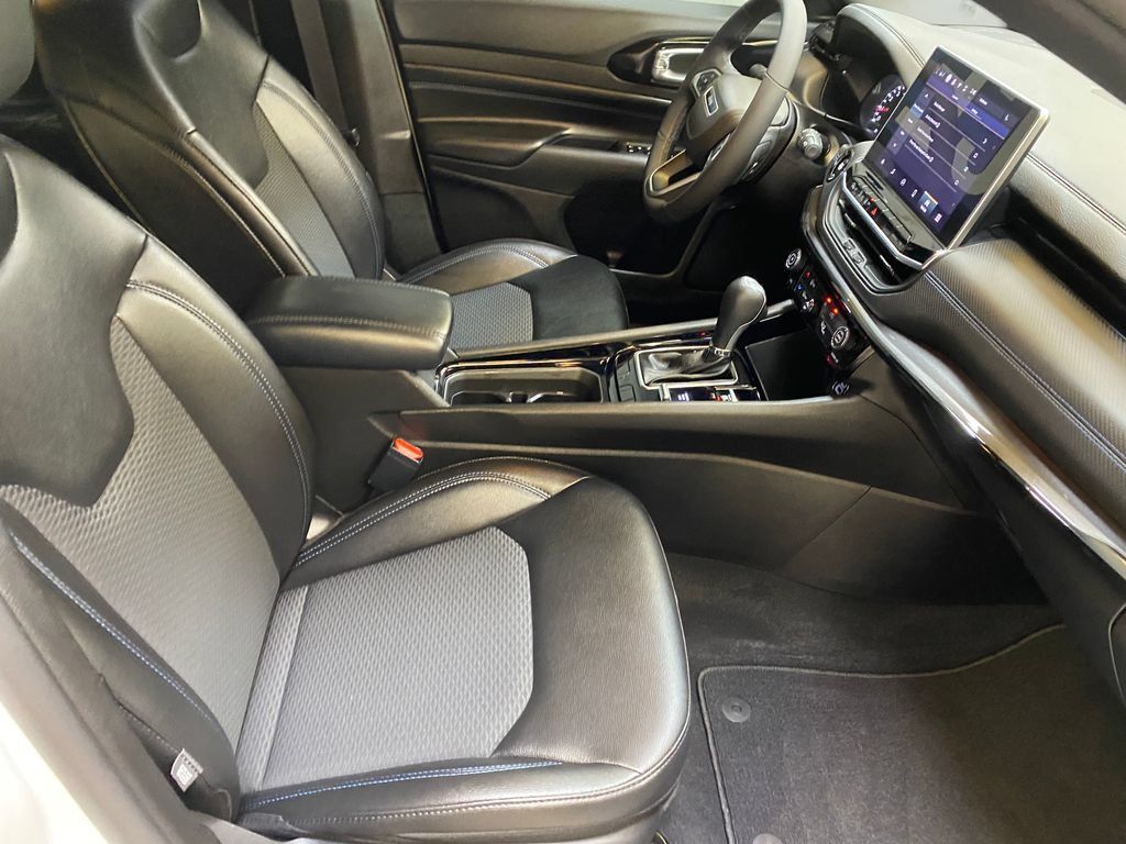 Used 2026 Jeep Compass Latitude AWD/4WD image 25