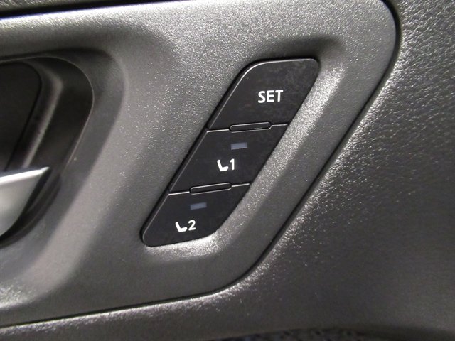Used 2023 Nissan Ariya FWD image 21