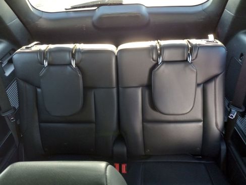 Used 2025 Ford Explorer ST-Line w/ ST-Line Street Pack AWD/4WD image 16