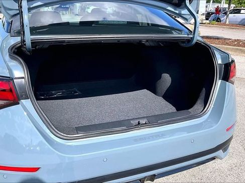Certified 2025 Nissan Sentra SR w/ Midnight Edition FWD image 33