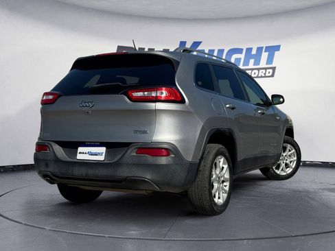 Used 2016 Jeep Cherokee Latitude image 5