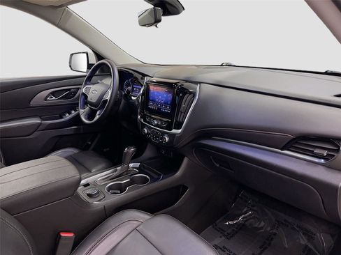Used 2020 Chevrolet Traverse RS image 36