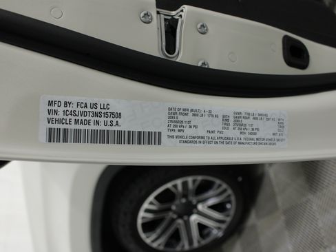 Used 2022 Jeep Wagoneer Series III AWD/4WD image 45