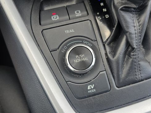 Certified 2023 Toyota RAV4 XLE AWD/4WD image 7