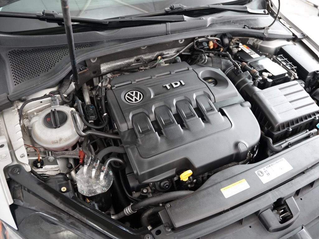 Used 2015 Volkswagen Golf TDI S FWD image 53
