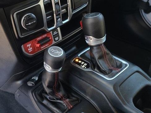 Used 2022 Jeep Gladiator Rubicon w/ LED Lighting Group image 8