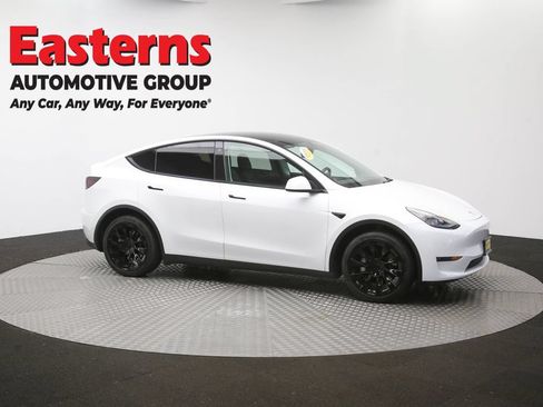 Used 2021 Tesla Model Y Long Range AWD/4WD image 41