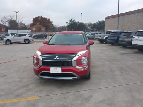 Used 2025 Mitsubishi Outlander SE image 5