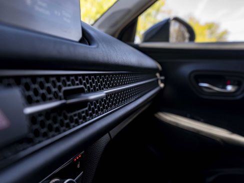 Used 2025 Honda HR-V EX-L image 33