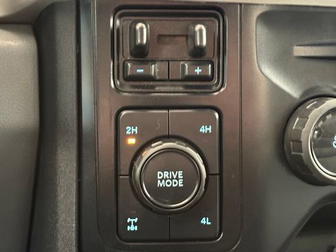 Used 2024 Ford F350 XLT w/ FX4 Off-Road Package AWD/4WD image 40