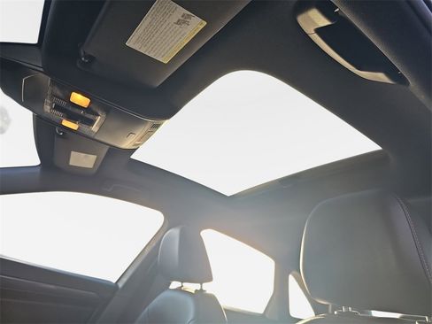 Used 2021 Volkswagen Jetta GLI Autobahn w/ GLI Autobahn Black Package image 32