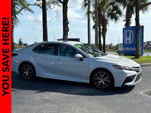 Used 2023 Toyota Camry SE FWD image 1