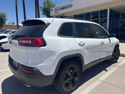 Used 2015 Jeep Cherokee Latitude AWD/4WD image 5