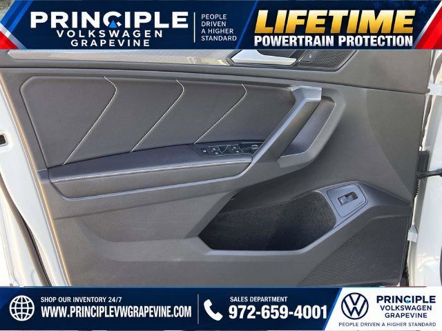 Used 2023 Volkswagen Tiguan SE R-Line FWD image 10