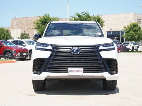 Used 2025 Lexus LX 700h Luxury w/ Appearance Package AWD/4WD image 2
