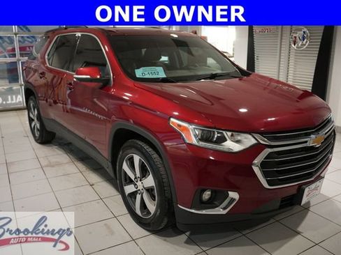 Used 2021 Chevrolet Traverse LT w/ LT Premium Package image 1