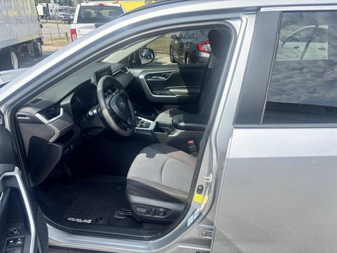 Used 2020 Toyota RAV4 XLE AWD/4WD image 36