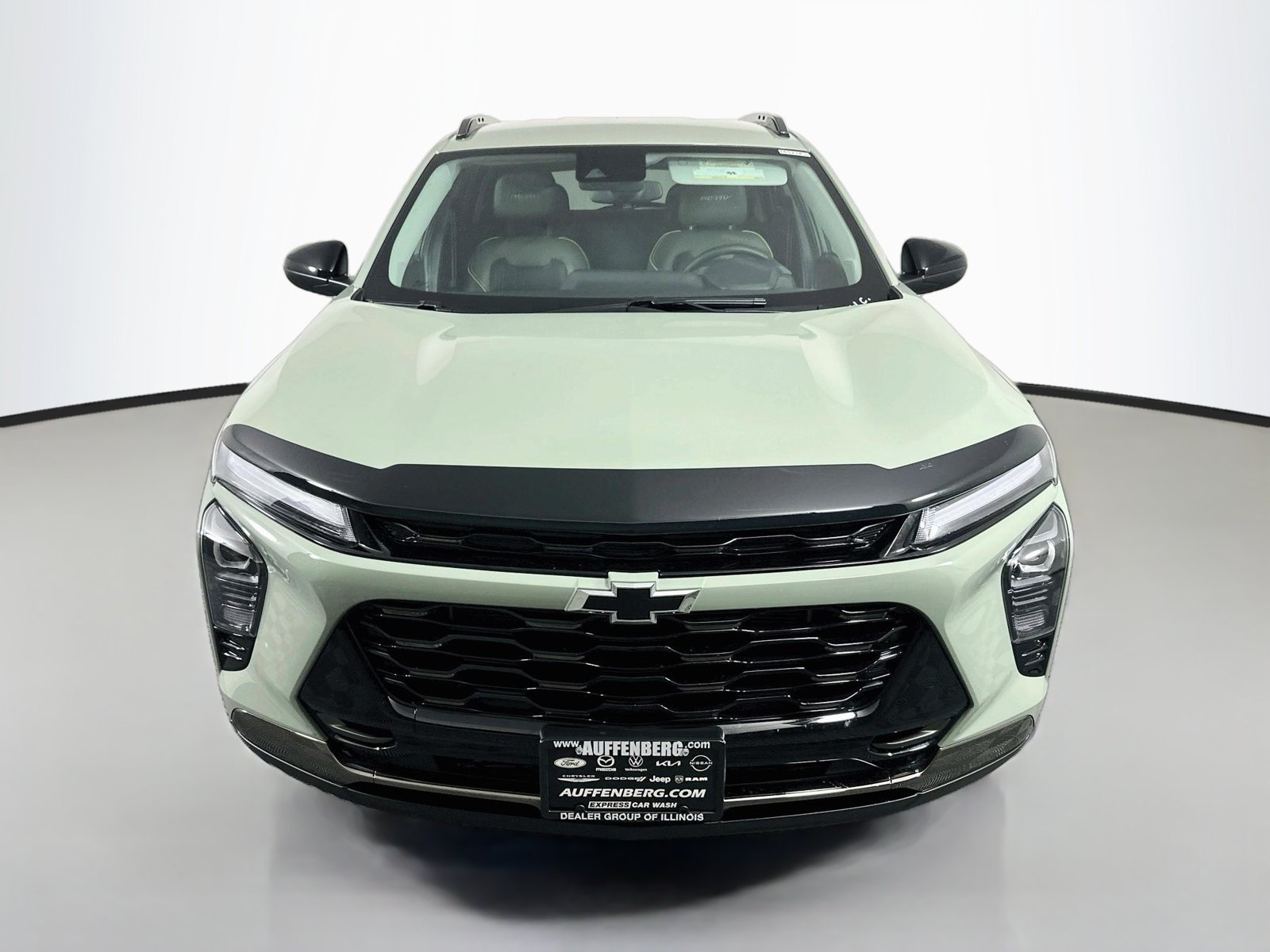 Used 2024 Chevrolet Trax ACTIV FWD image 2