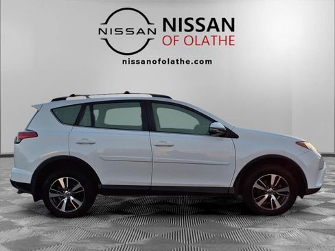 Used 2017 Toyota RAV4 XLE image 29