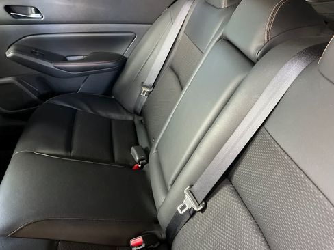 Used 2022 Nissan Altima 2.5 SR FWD image 5