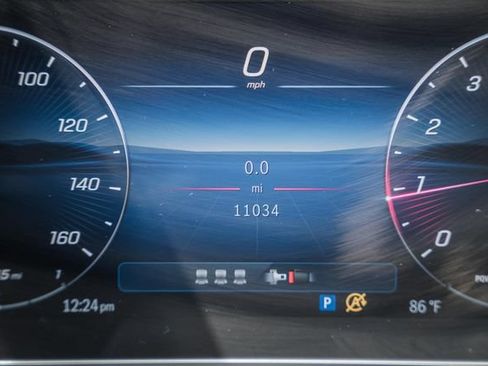 Used 2025 Mercedes-Benz GLC 300 4MATIC image 43