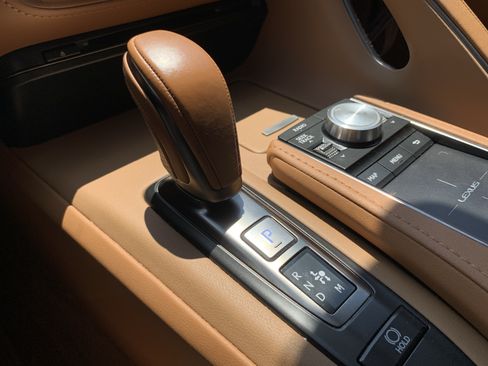Used 2018 Lexus LC 500 Coupe w/ Sport Package RWD image 26