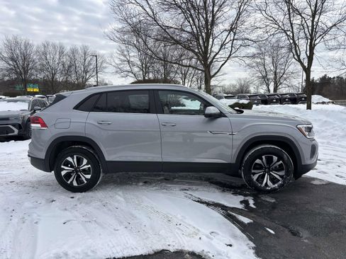New 2026 Volkswagen Atlas Cross Sport SE AWD/4WD image 8