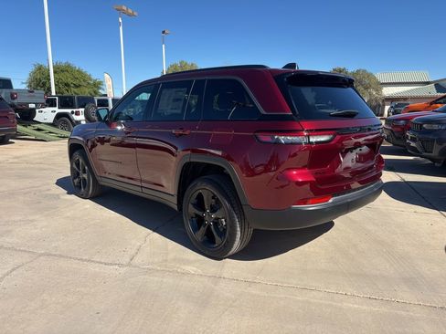New 2026 Jeep Grand Cherokee Limited w/ Limited Altitude Package AWD/4WD image 7