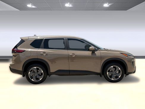 Used 2024 Nissan Rogue SV w/ SV Premium Package FWD image 8