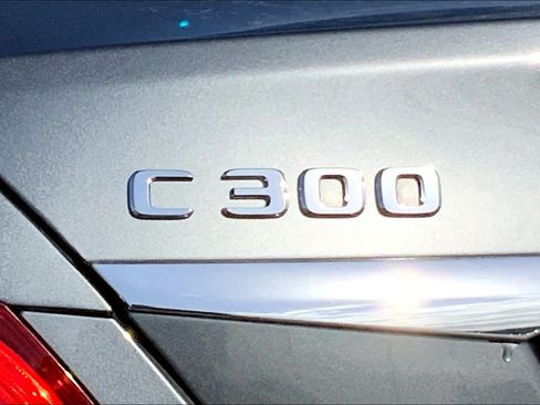 Used 2018 Mercedes-Benz C 300 Sedan image 28